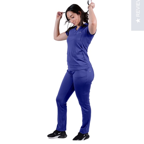 Fit Scrubs Evrpur® Women's "Pocket Plus" Scrub Top - Picture 2 of 6